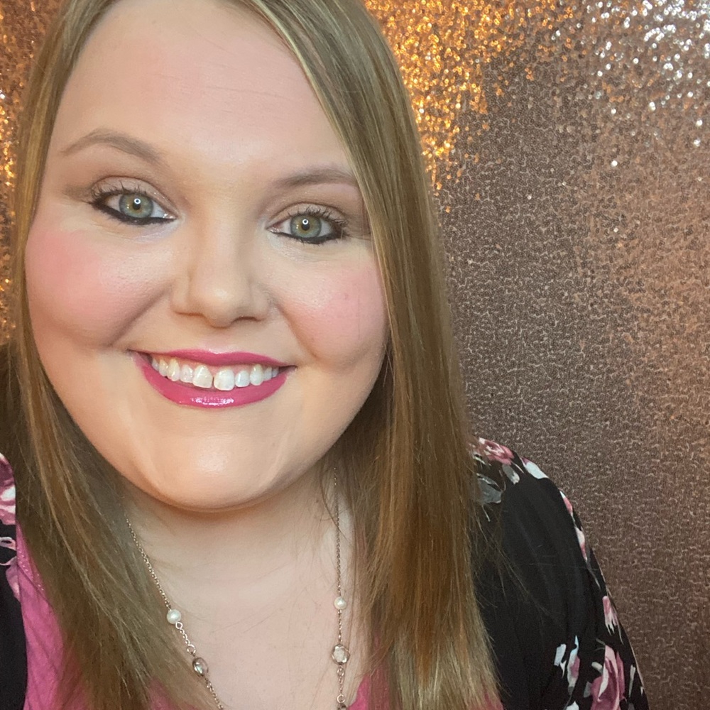 Meet your Posher, Cassandra